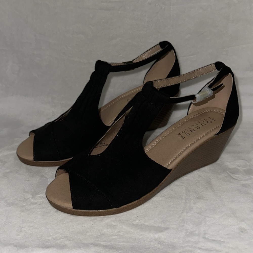 Journee Collection Women's Black Wedge Sandals - Picture 2 of 7